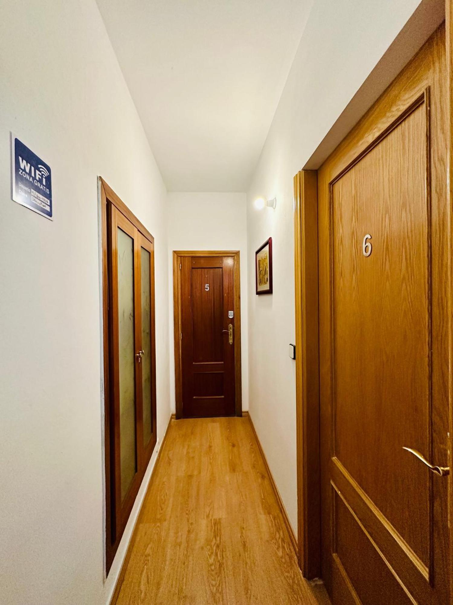 Rooms In Madrid Downtown Luaran gambar