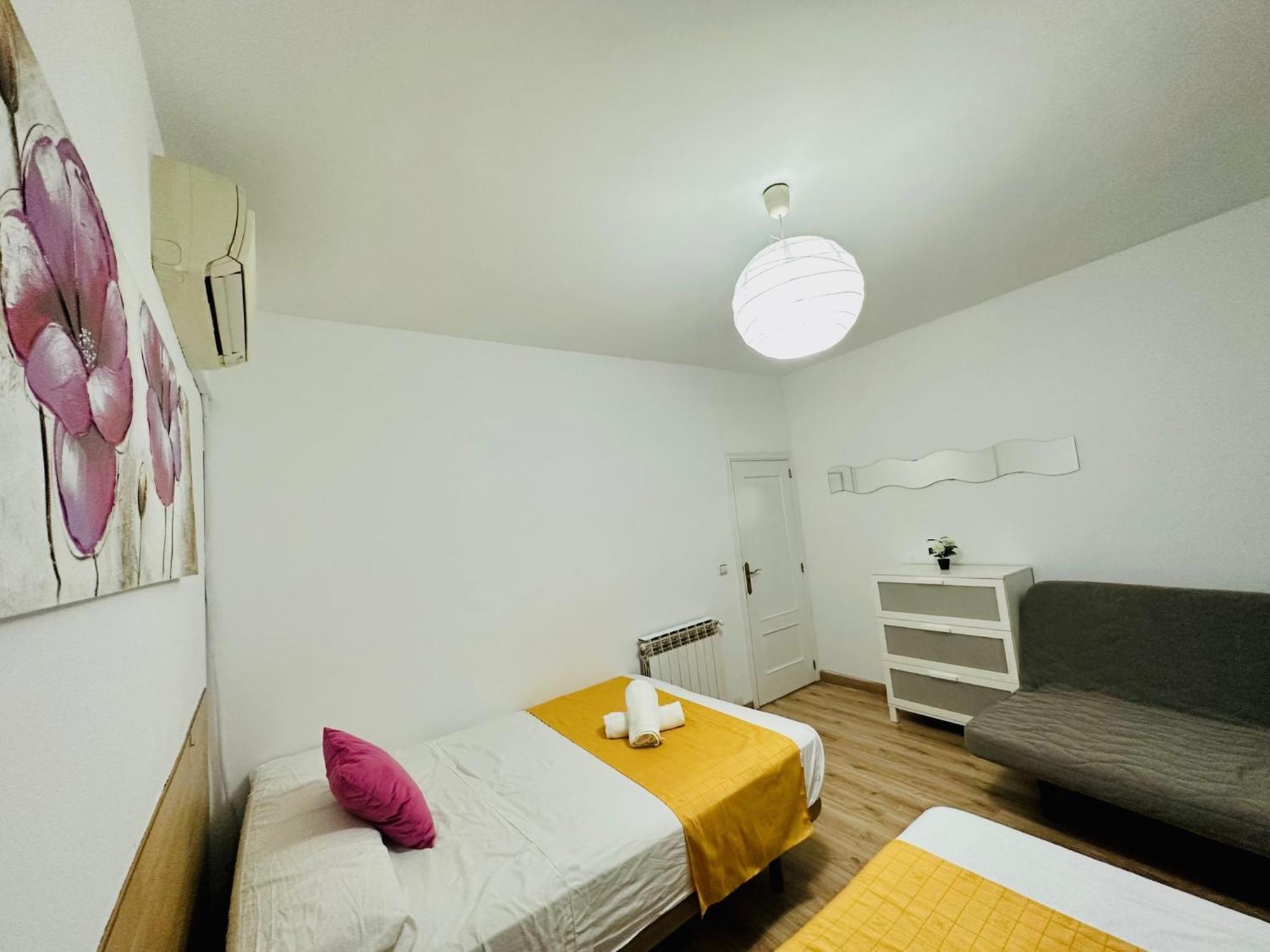 Rooms In Madrid Downtown Luaran gambar